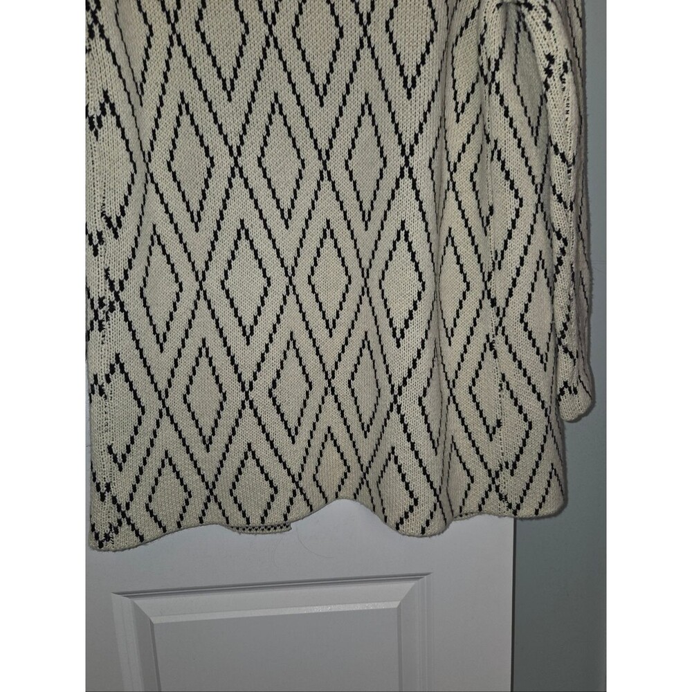 Oliver Cream Diamond Pattern Long Open Front Cardigan Sweater - Picture 11 of 12